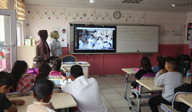 Eyyübiye’nin Sıfır Atık Toplama Aracı Okullarda